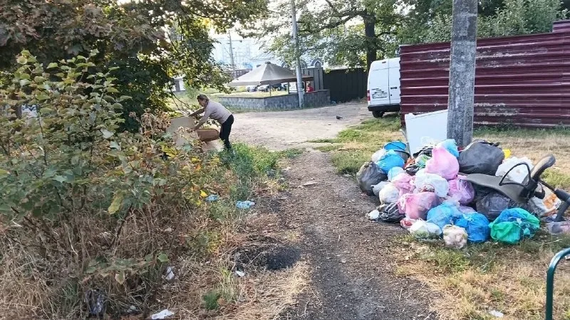 A cluttered plot recorded by inspectors in the Bucha community. Photo: Bucha City Council