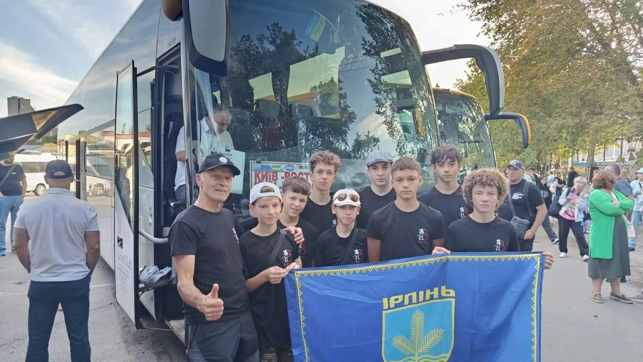Команда VELOSCHOOL IRPIN CYCLING перед відʼїздом до Німеччини. Фото: Ірпінська міська рада