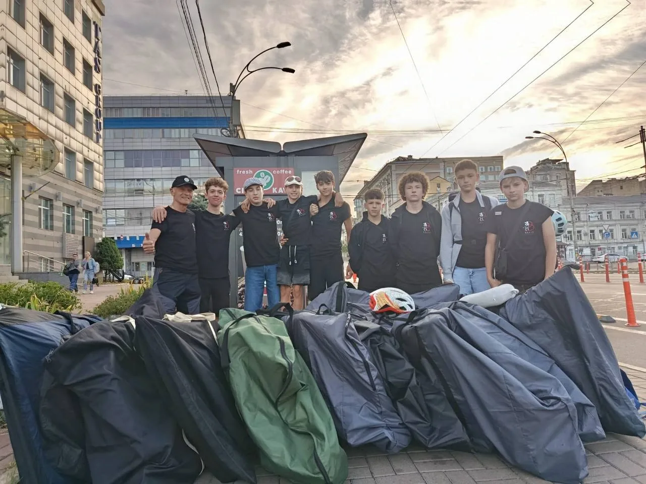 Команда VELOSCHOOL IRPIN CYCLING перед відʼїздом до Німеччини. Фото: Ірпінська міська рада