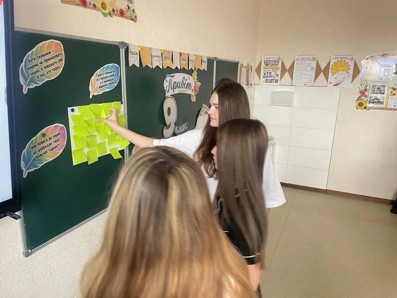 Year 9 pupils at the blackboard: some schools will keep the graduating years in class