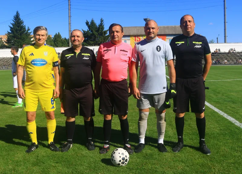 Officials and captains before the opening whistle