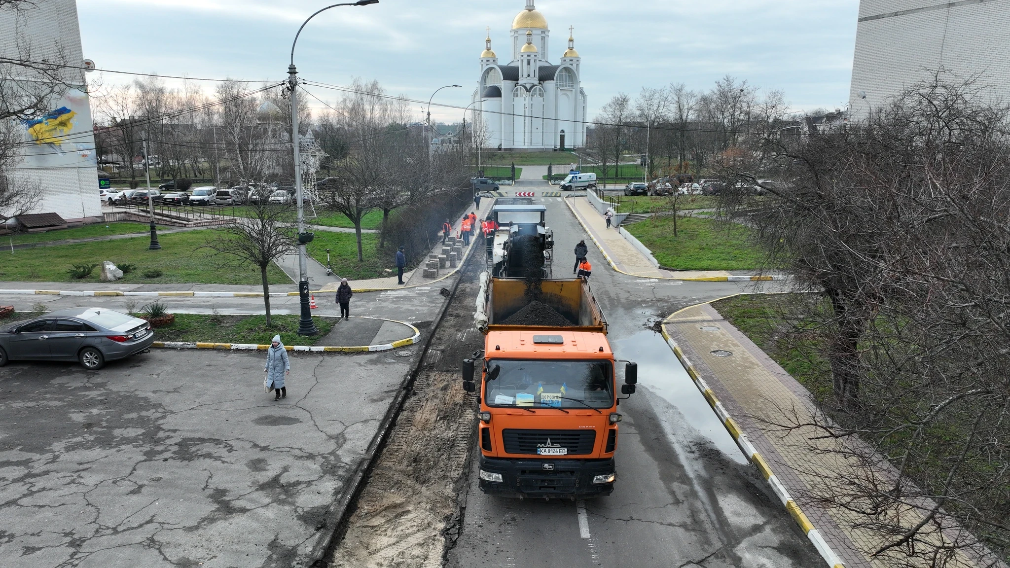 Вулиця Енергетиків у Бучі під час робіт у межах проєкту «Рух без барʼєрів»