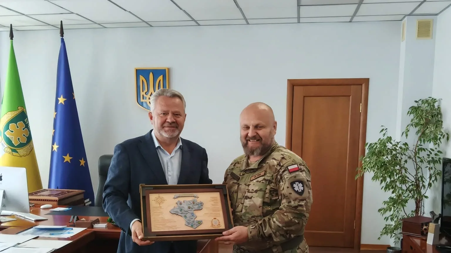 Анатолій Федорук і бурмістр Ожеше Маріуш Олесь у Бучанській міській раді