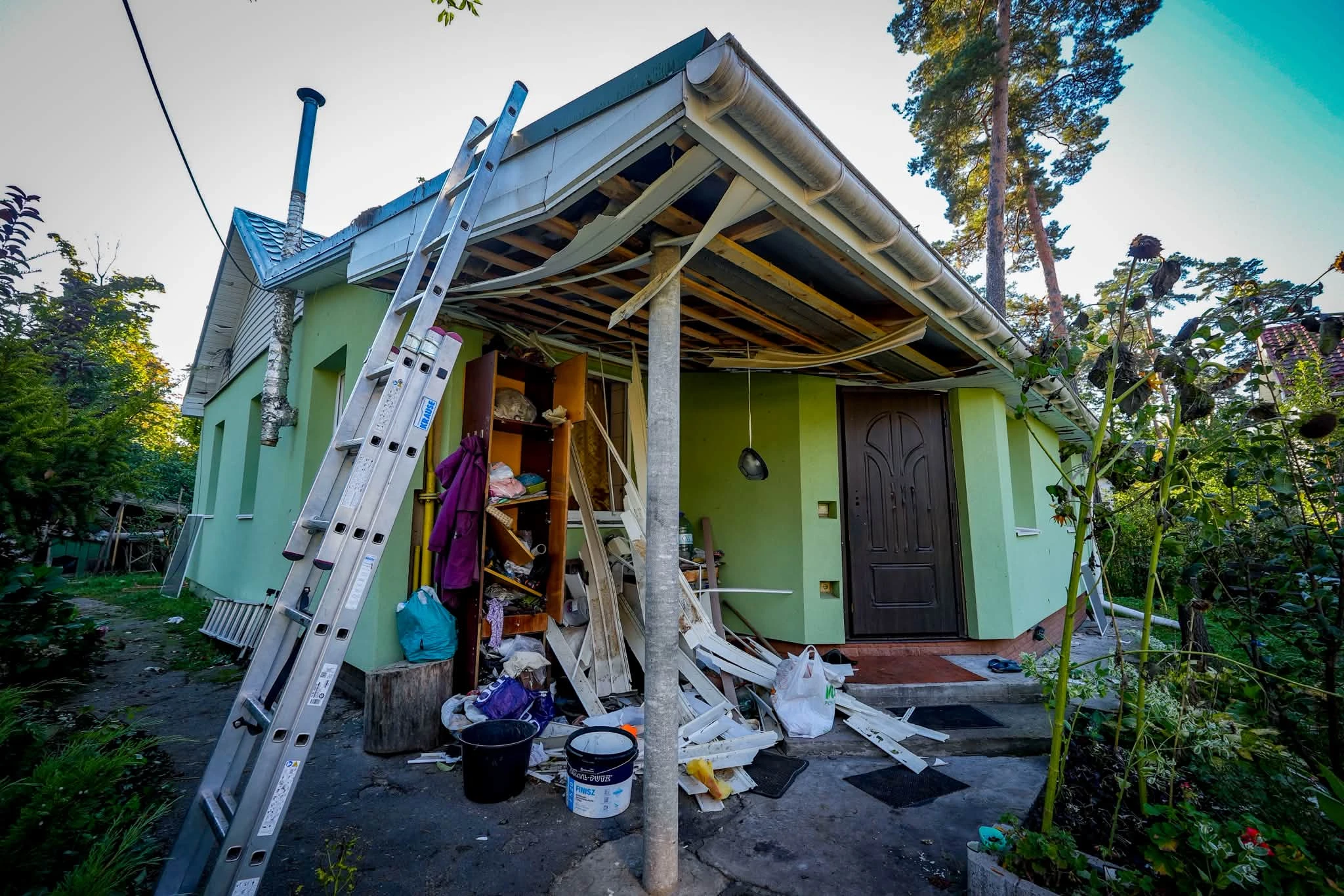 A damaged private house in Bucha after the night attack, 27 September