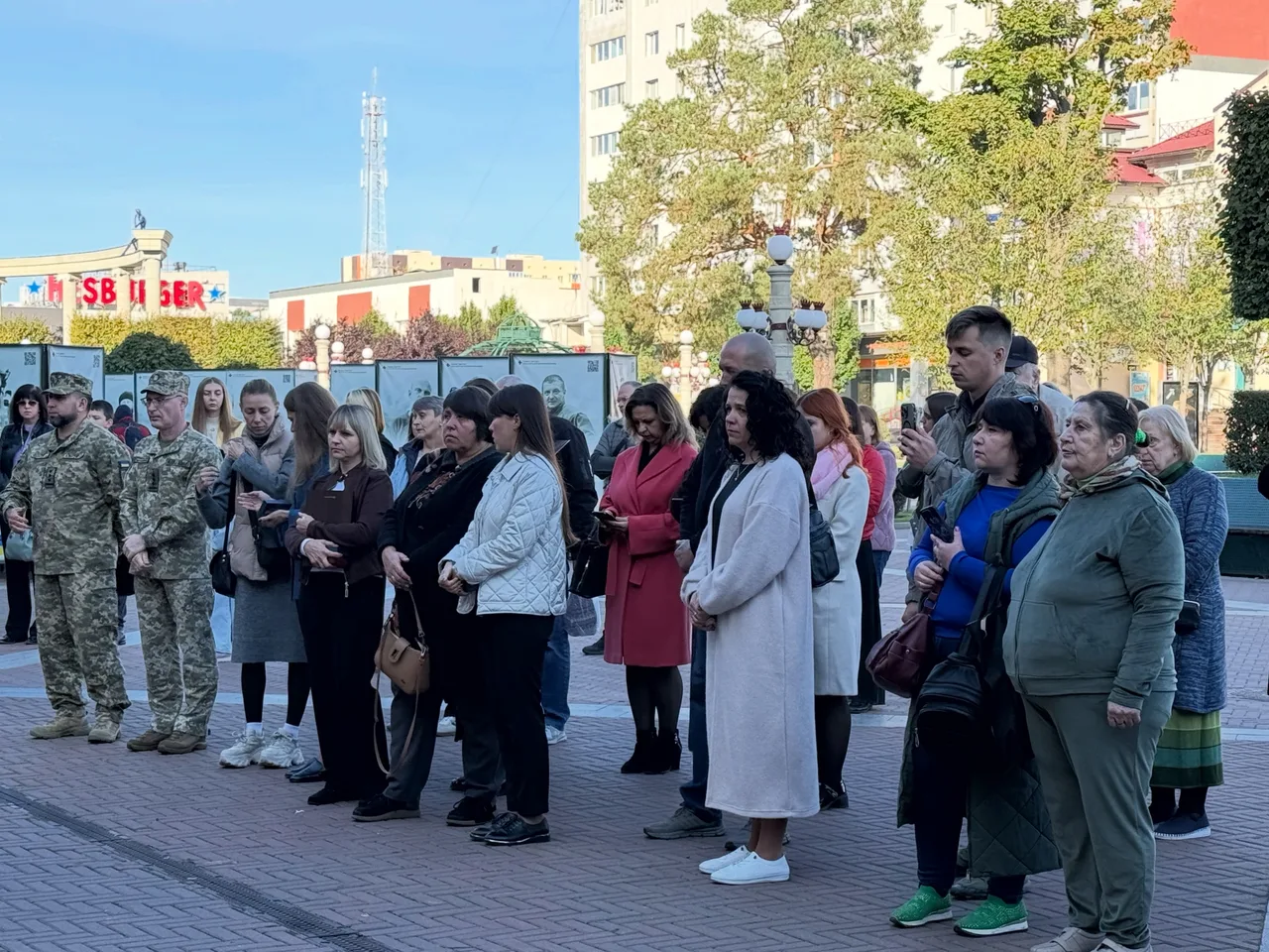 Honouring defenders in Irpin on 1 October