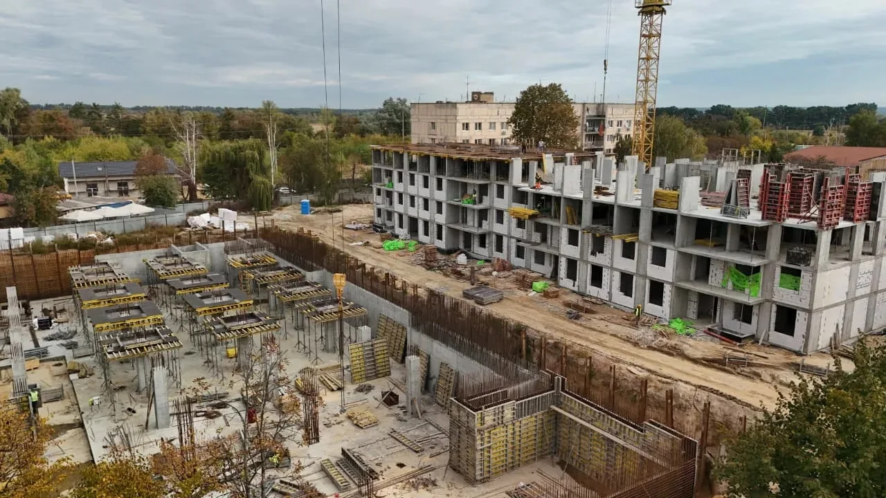 Construction of the residential complex on Proskurivska Street in Hostomel