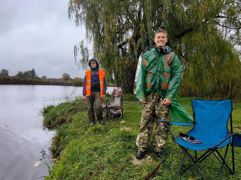 Учасники чемпіонату на березі