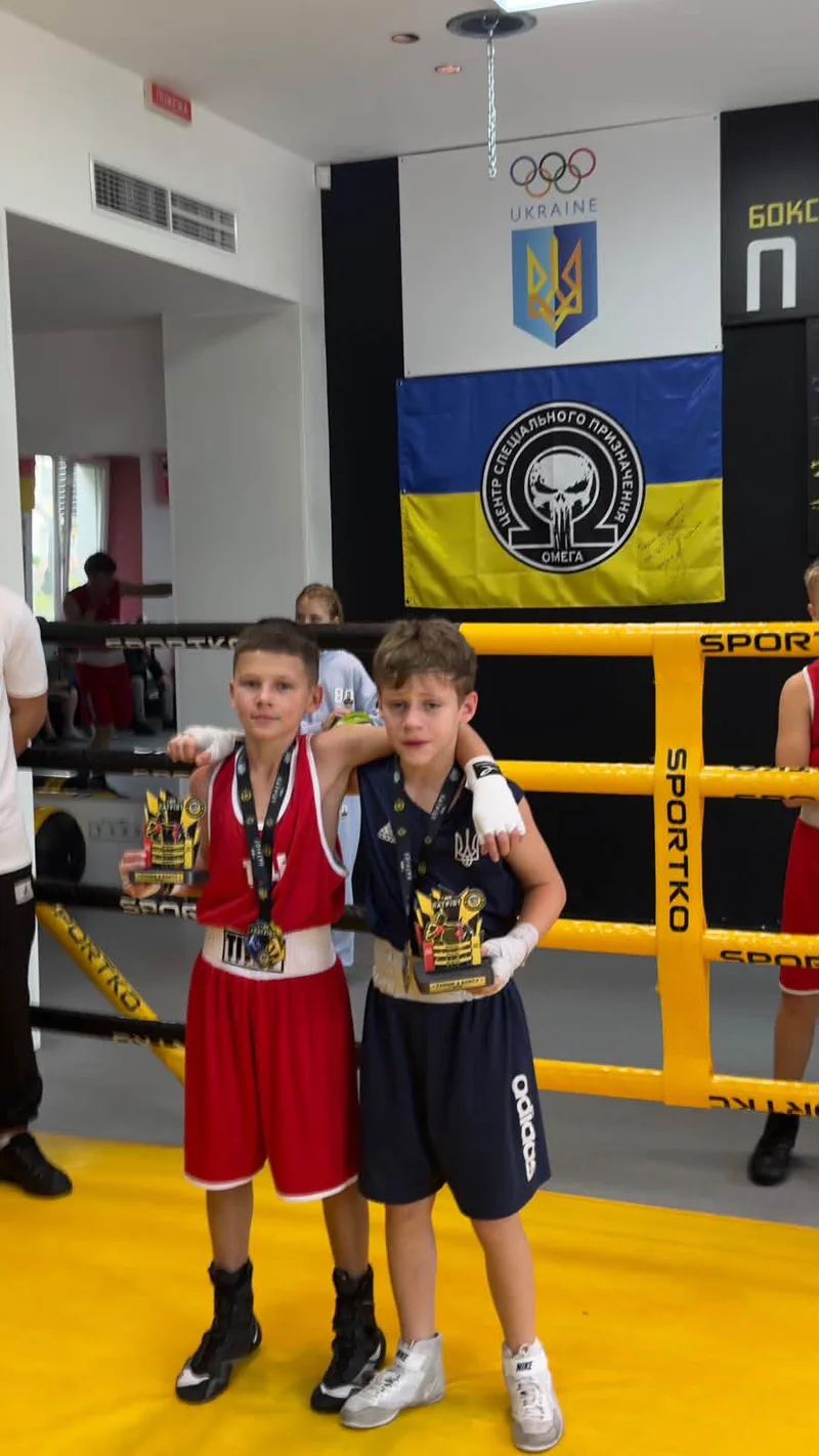 Юні боксери після поєдинку