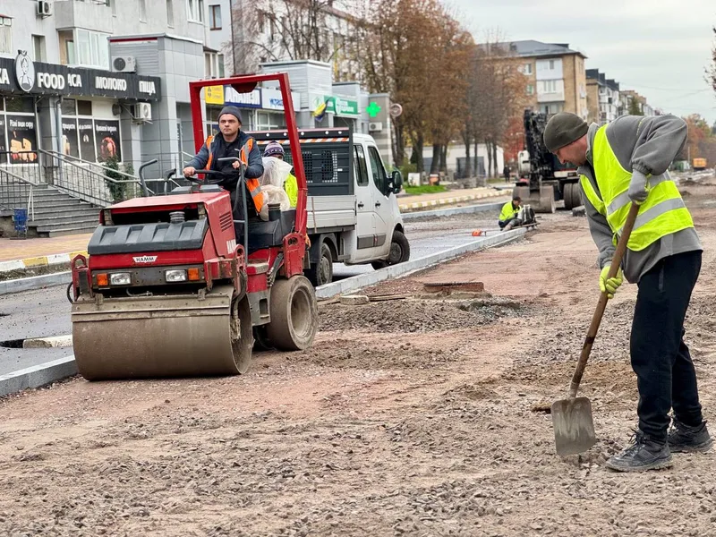 Відкрити фото на весь екран Ущільнення основи на вулиці Енергетиків