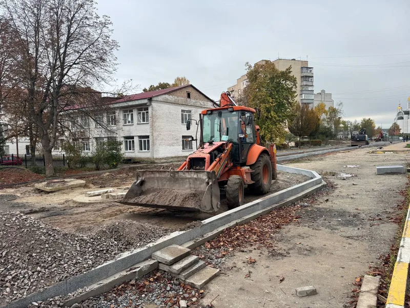 Відкрити фото на весь екран Нові бортові камені вздовж майбутнього тротуару